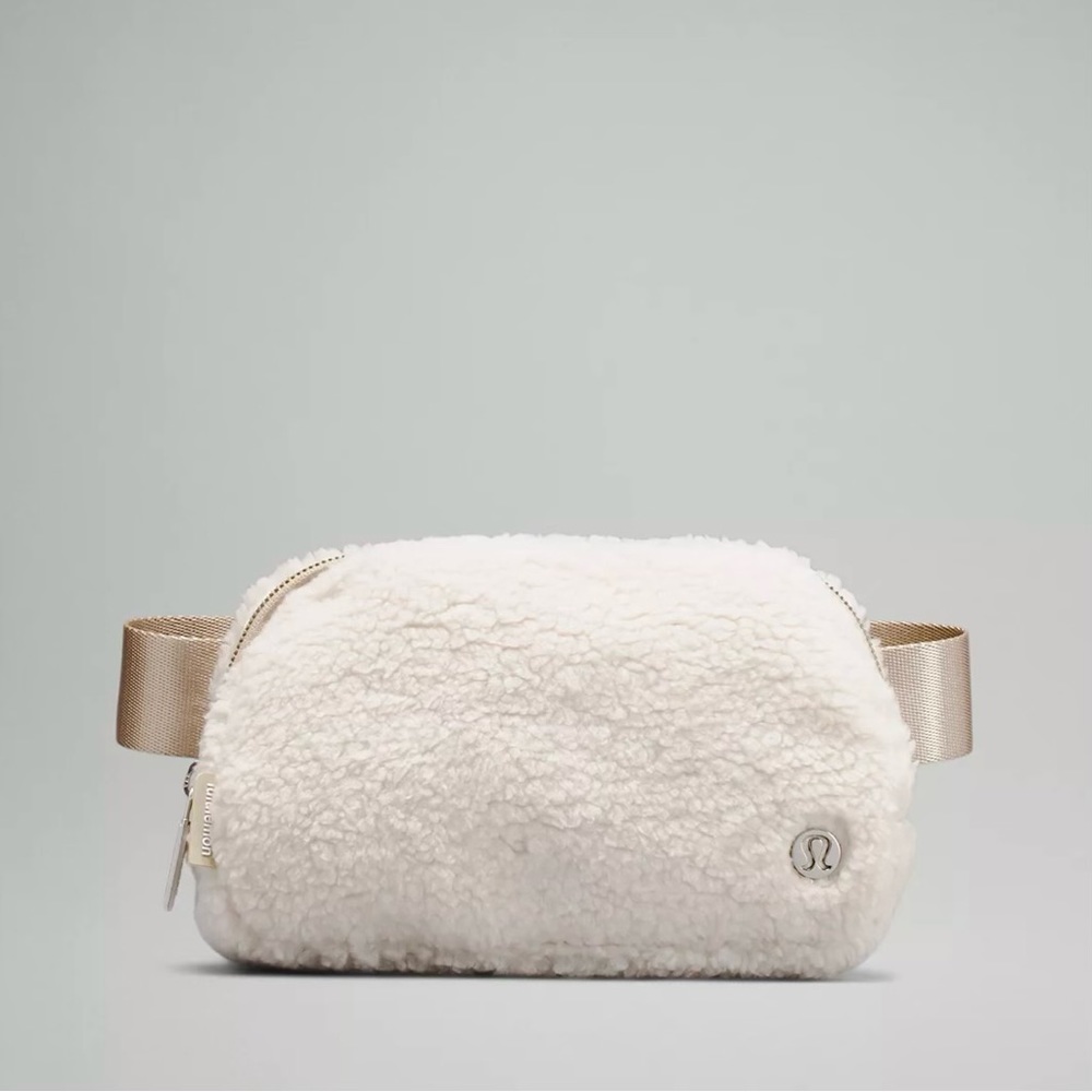 Lululemon Everywhere Belt Bag *Fleece (Natural Ivory/Trench- 1L)